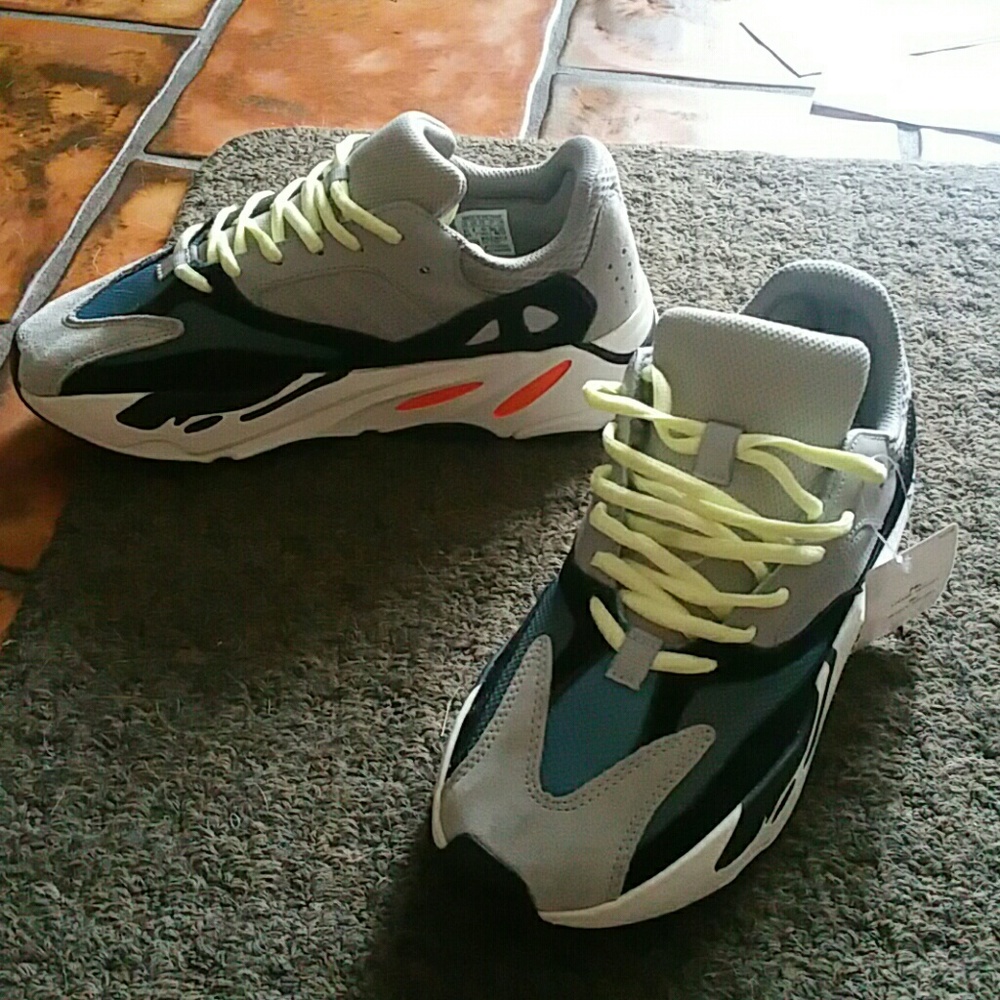 UA Yeezy Boost 700 Wave Runner Size 8.5 New